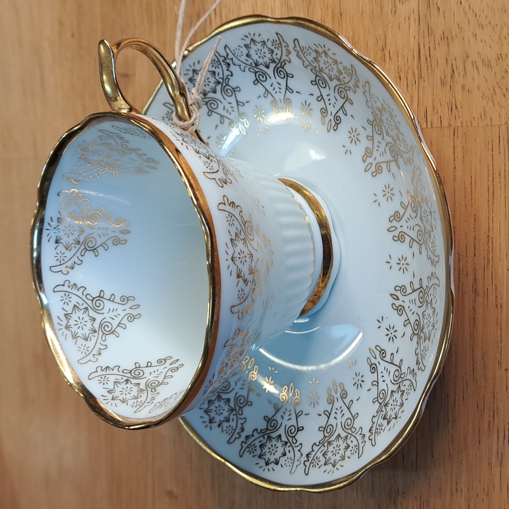 Vintage tea cup/saucer set